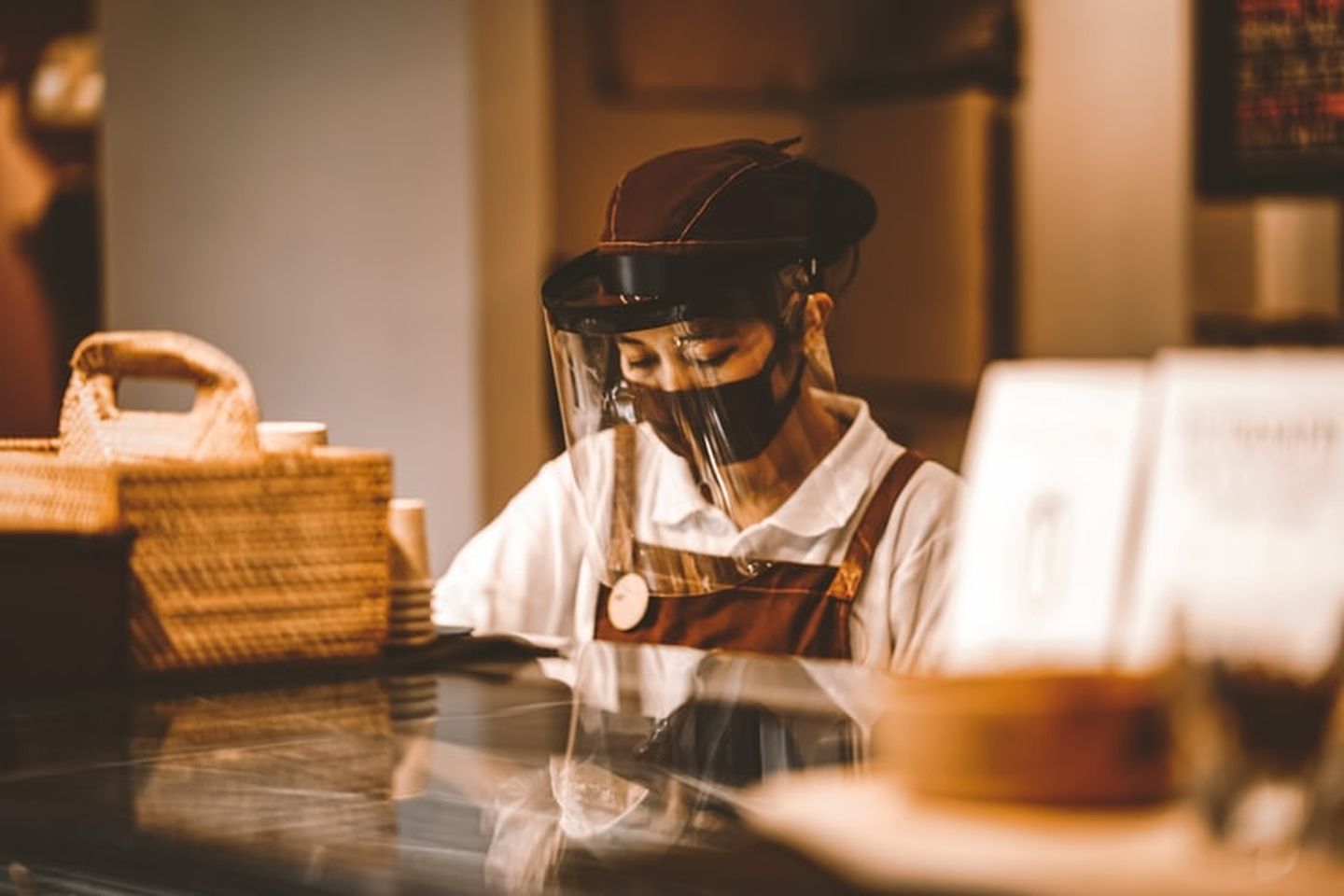 【代表ブログ】感染拡大と飲食店利用に相関関係はあるのか?