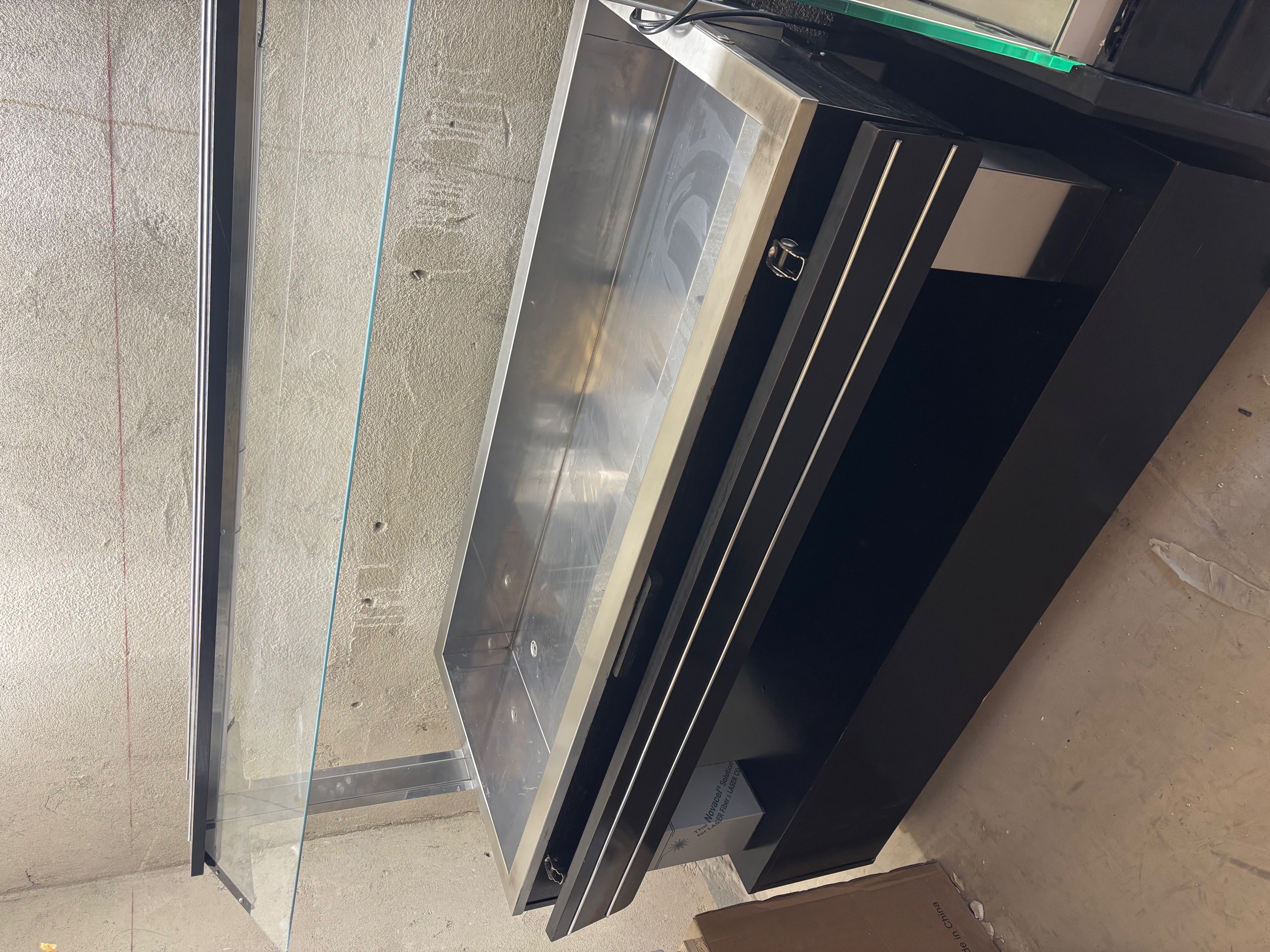 Bild 0 von Anzeige: Wärmevitrine mit Unterbau