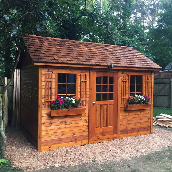 Bild von Anzeige: Gartenhäuserbau mit Blumentrog Säge und Hobel-Holzbauwerk Tischlerei