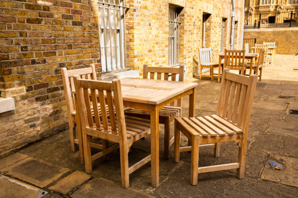 Bild von Anzeige: Garniturenbau mit Sessel mit Sitzstreben -Tischlerei