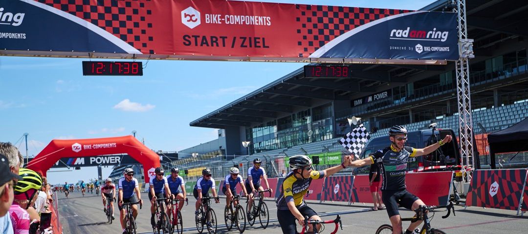 8.600 Radsportler am Nürburgring