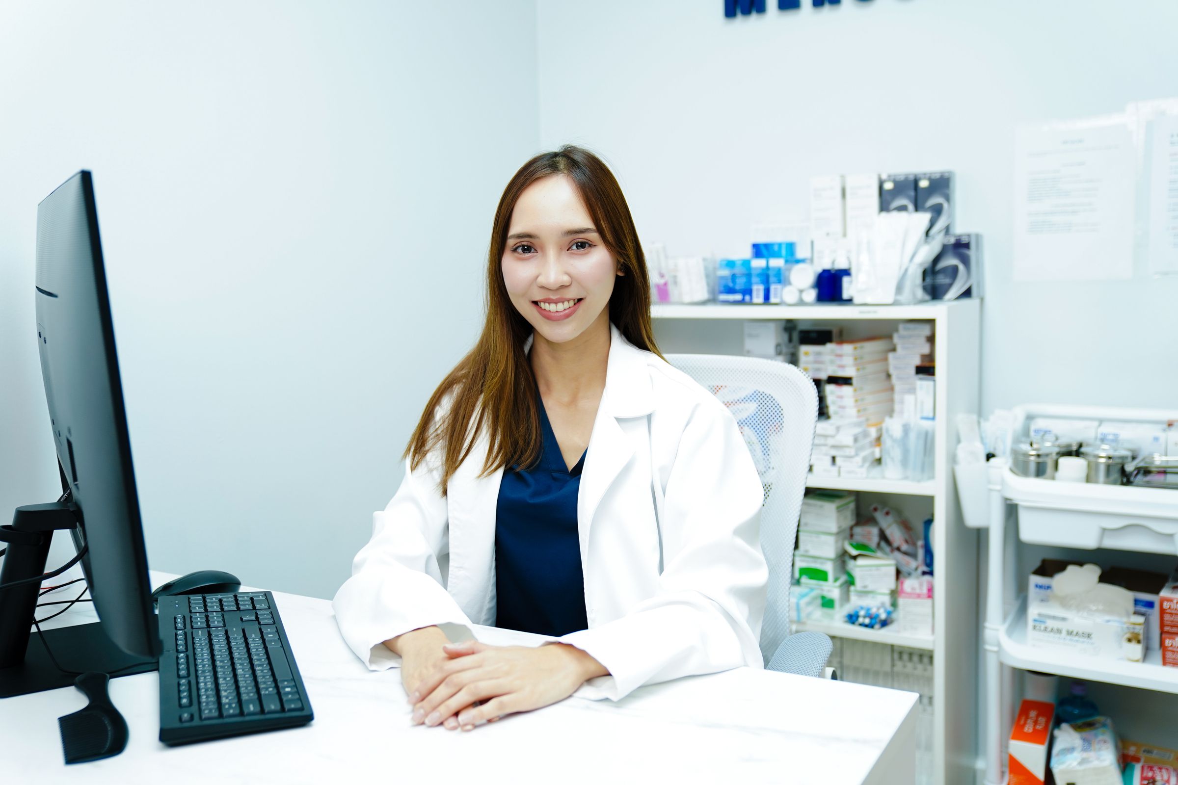 Dr. Juthathinin Piwpong