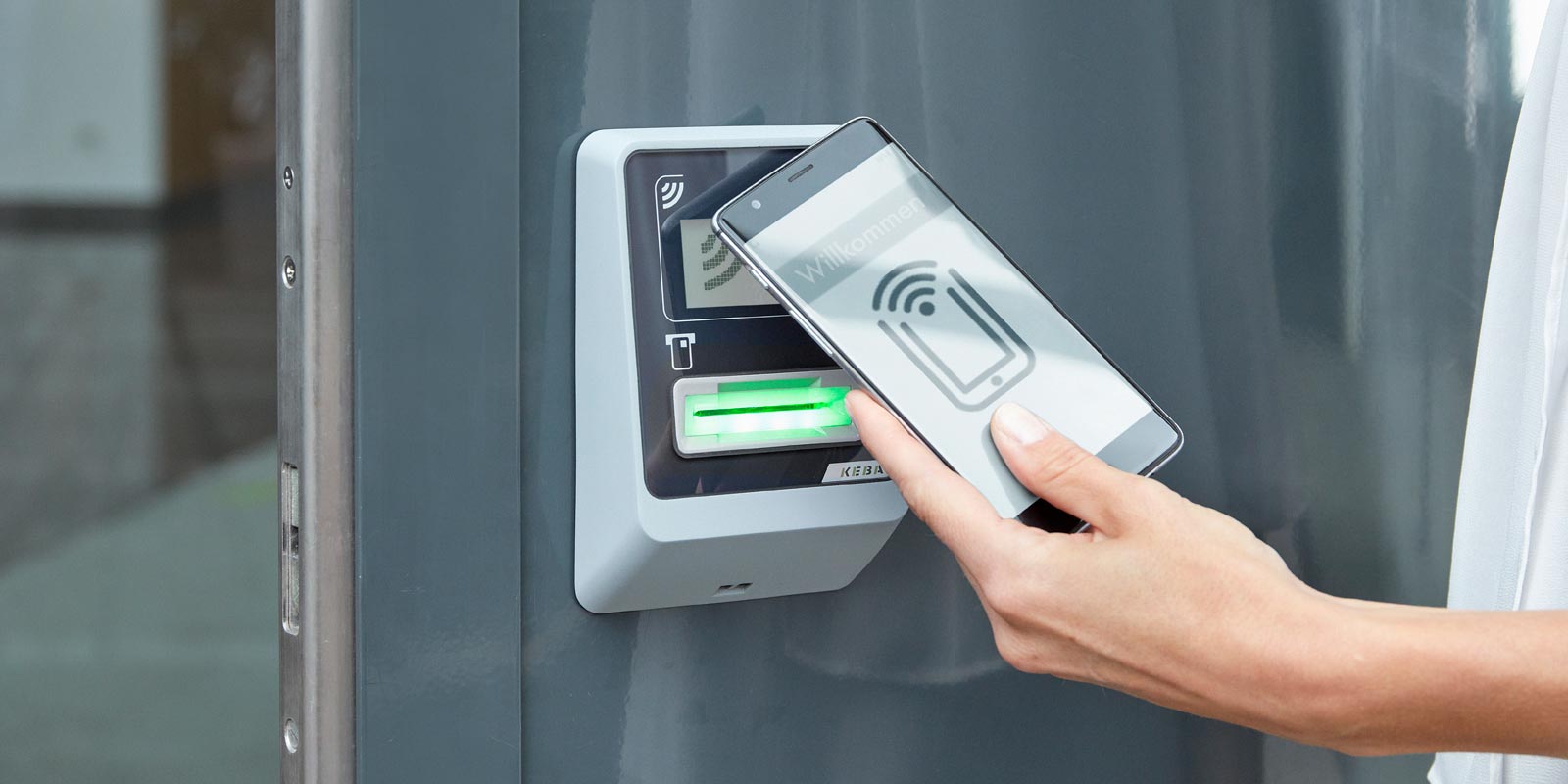 KeBin S10 is used with a mobile phone and NFC-technology