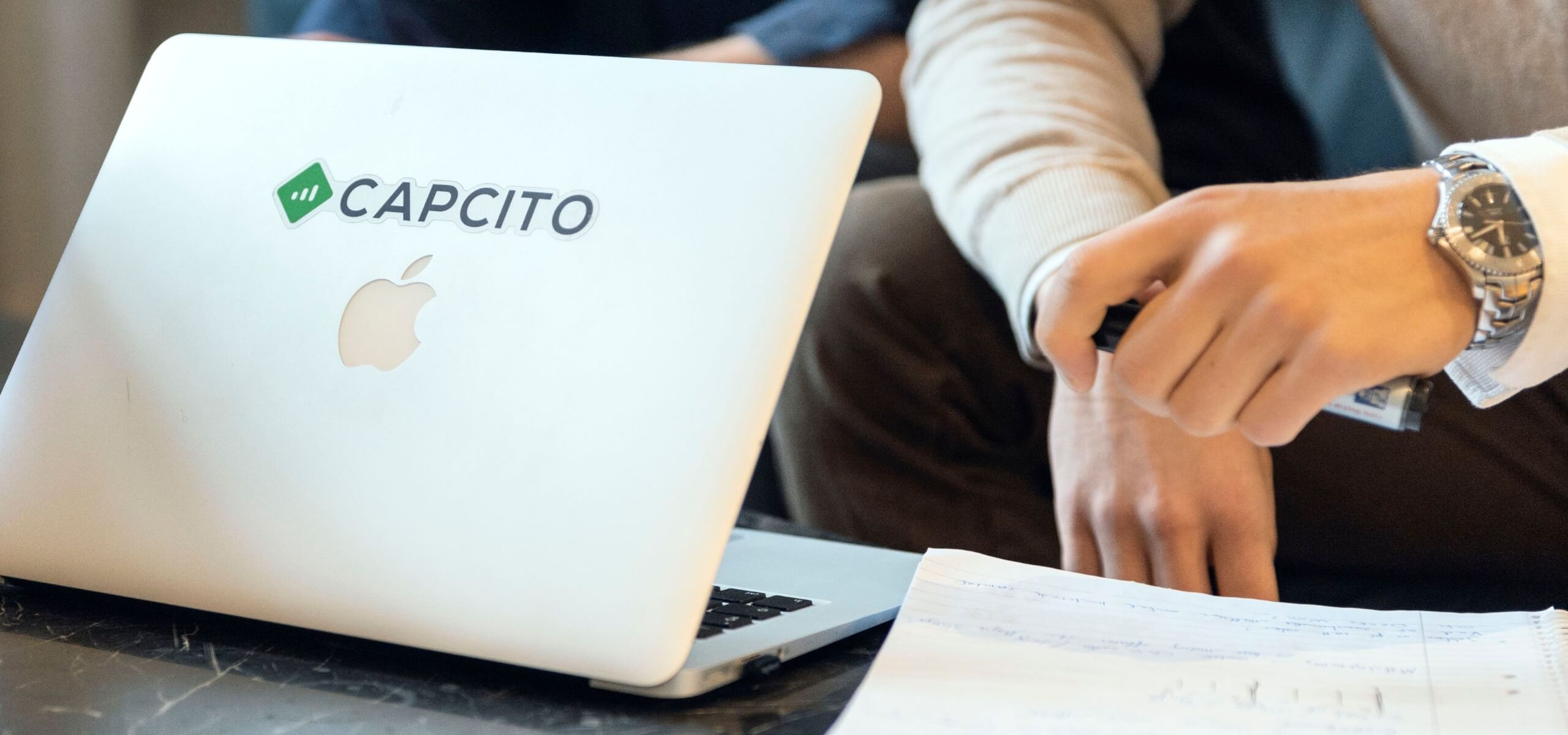capcito laptop kontor belåna fakturor