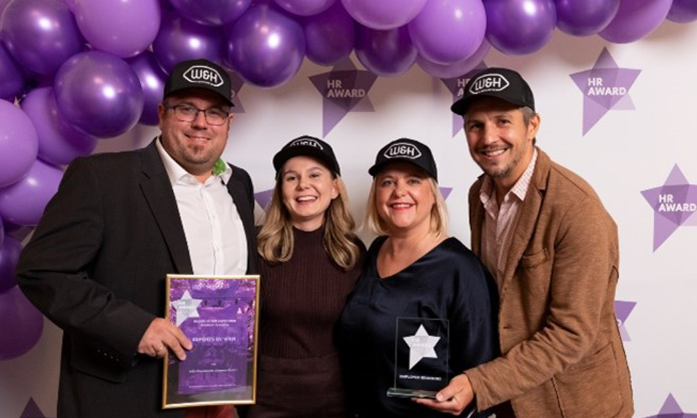 Das W&H-Projektteam bei der Preisverleihung des HR Awards 2023  Das W&H-Projektteam bei der Preisverleihung des HR Awards 2023