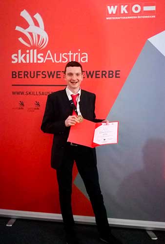 El excepcional rendimiento de Marco Kern en la categoría de torneado CNC se vio recompensado con el 7.º puesto y el diploma «Medallion for Excellence» (medalla de excelencia). El excepcional rendimiento de Marco Kern en la categoría de torneado CNC se vio recompensado con el 7.º puesto y el diploma «Medallion for Excellence» (medalla de excelencia).