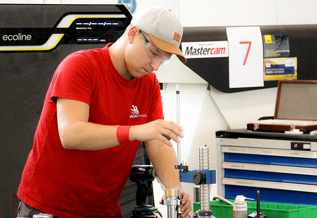 Höchste Prezisionsarbeit von Alexander Absmann Höchste Prezisionsarbeit von Alexander Absmann