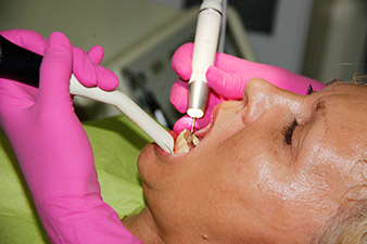 Instrument set optimized for modern periodontal therapy with the periodontal tip range Instrument set optimized for modern periodontal therapy with the periodontal tip range