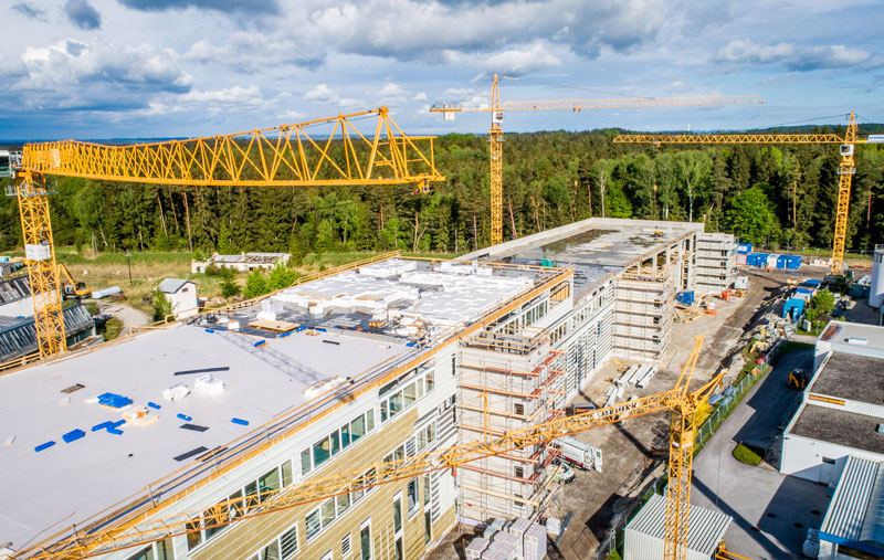 Errichtung der Hallen 3 bis 5. Errichtung der Hallen 3 bis 5.