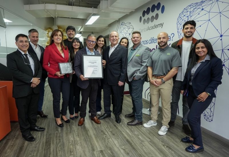 At the same time, the 1.5-day advanced training course in the "Clinical Application Days" series was held, titled "Next-Generation Minimally Invasive Oral Surgery", led by Professor José Carlos Rosas from Peru. At the same time, the 1.5-day advanced training course in the "Clinical Application Days" series was held, titled "Next-Generation Minimally Invasive Oral Surgery", led by Professor José Carlos Rosas from Peru.