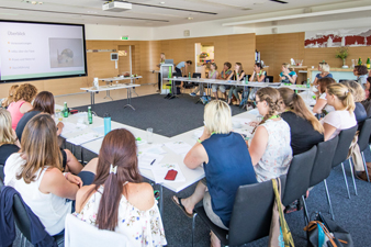 Rund 25 Interessierte lauschten am 19. Juni den Ausführungen zur Spürnasenecke. Rund 25 Interessierte lauschten am 19. Juni den Ausführungen zur Spürnasenecke.