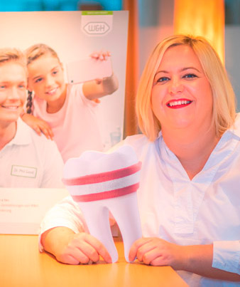 With its new image campaign ‘From a patient to a fan’ W&H is placing dentists and dental professionals centre stage. With its new image campaign ‘From a patient to a fan’ W&H is placing dentists and dental professionals centre stage.