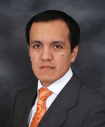 Dr. Roberto Tello Dr. Roberto Tello