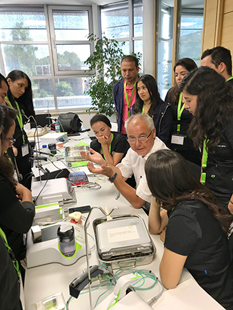 Product manager Andreas Lette offers insights into modern implantology and piezo surgery. Product manager Andreas Lette offers insights into modern implantology and piezo surgery.