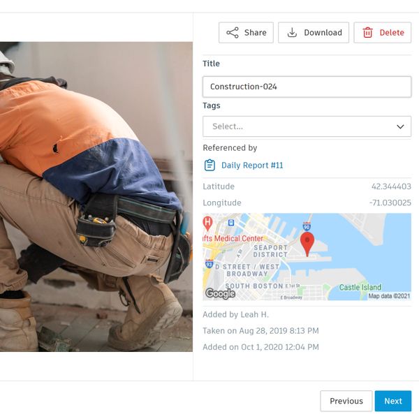 Stockage de photos avec des données de localisation dans un logiciel de gestion des photos pour la construction