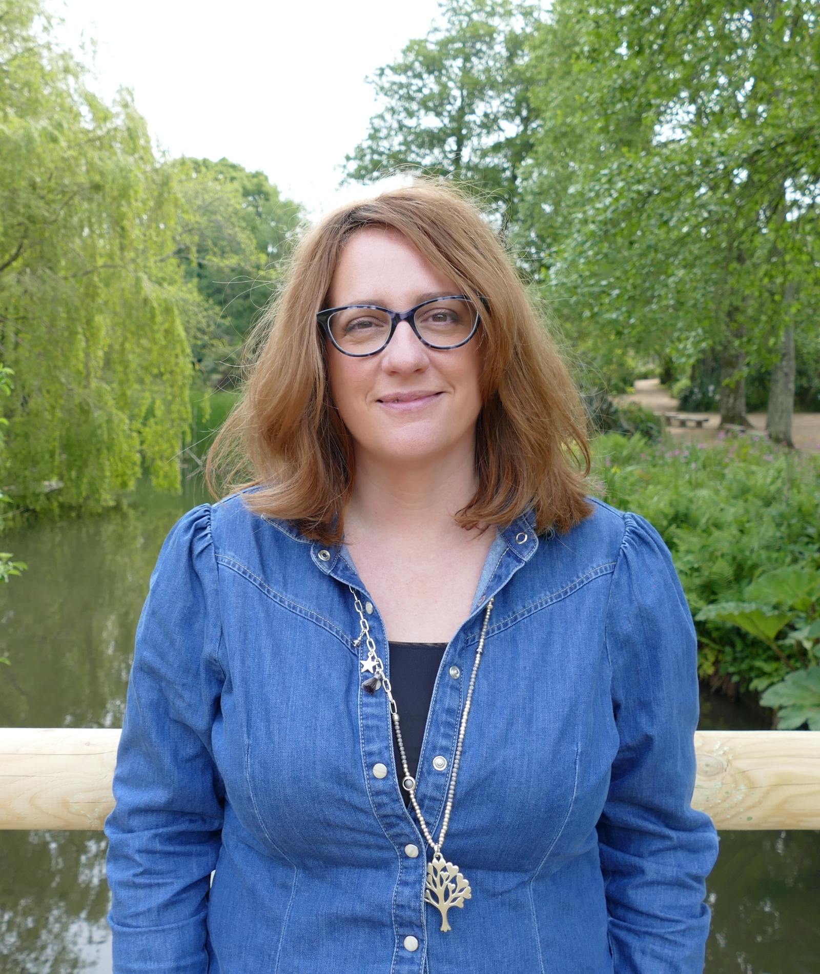 Dr Lesley Dickie