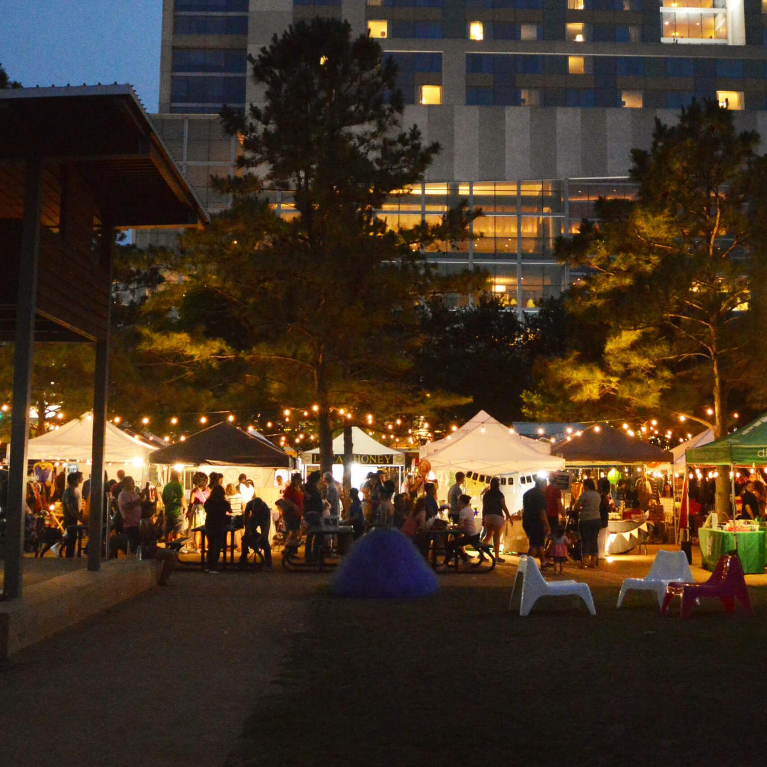 Night-Market in Park in Houston – Julia genießt Freizeit beim Auslandspraktikum in den USA