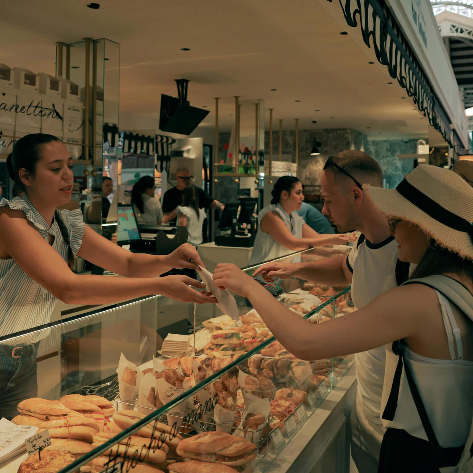 Besuch eines Food Markets in Valencia während dem Auslandspraktikum