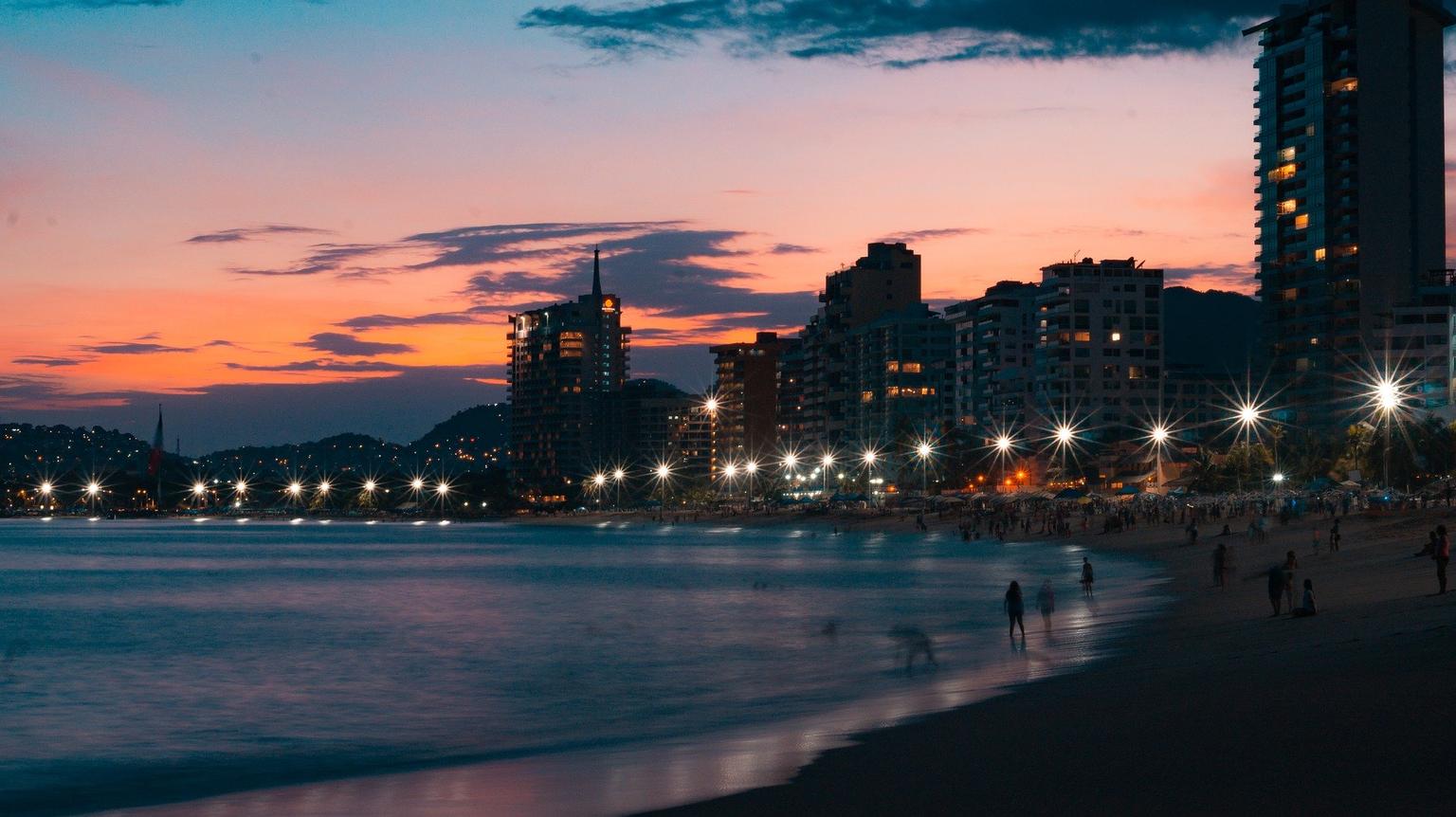 bg image //a.storyblok.com/f/69559/1920x1078/75c6ad54f6/acapulco-3605307_1920.jpg