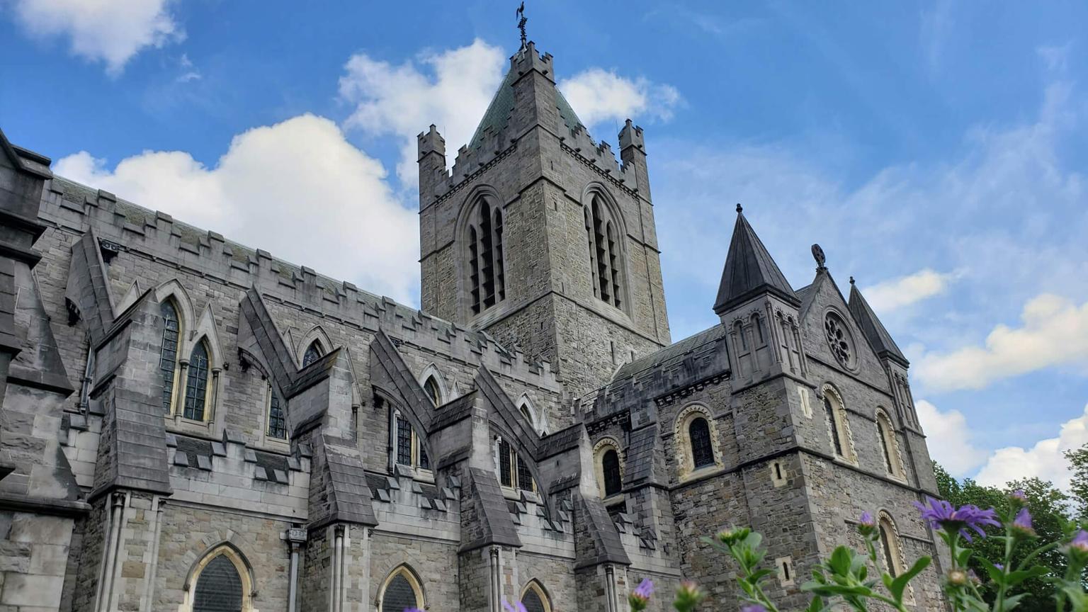 The renowned St. Andrew's School, as the ideal location for a student exchange