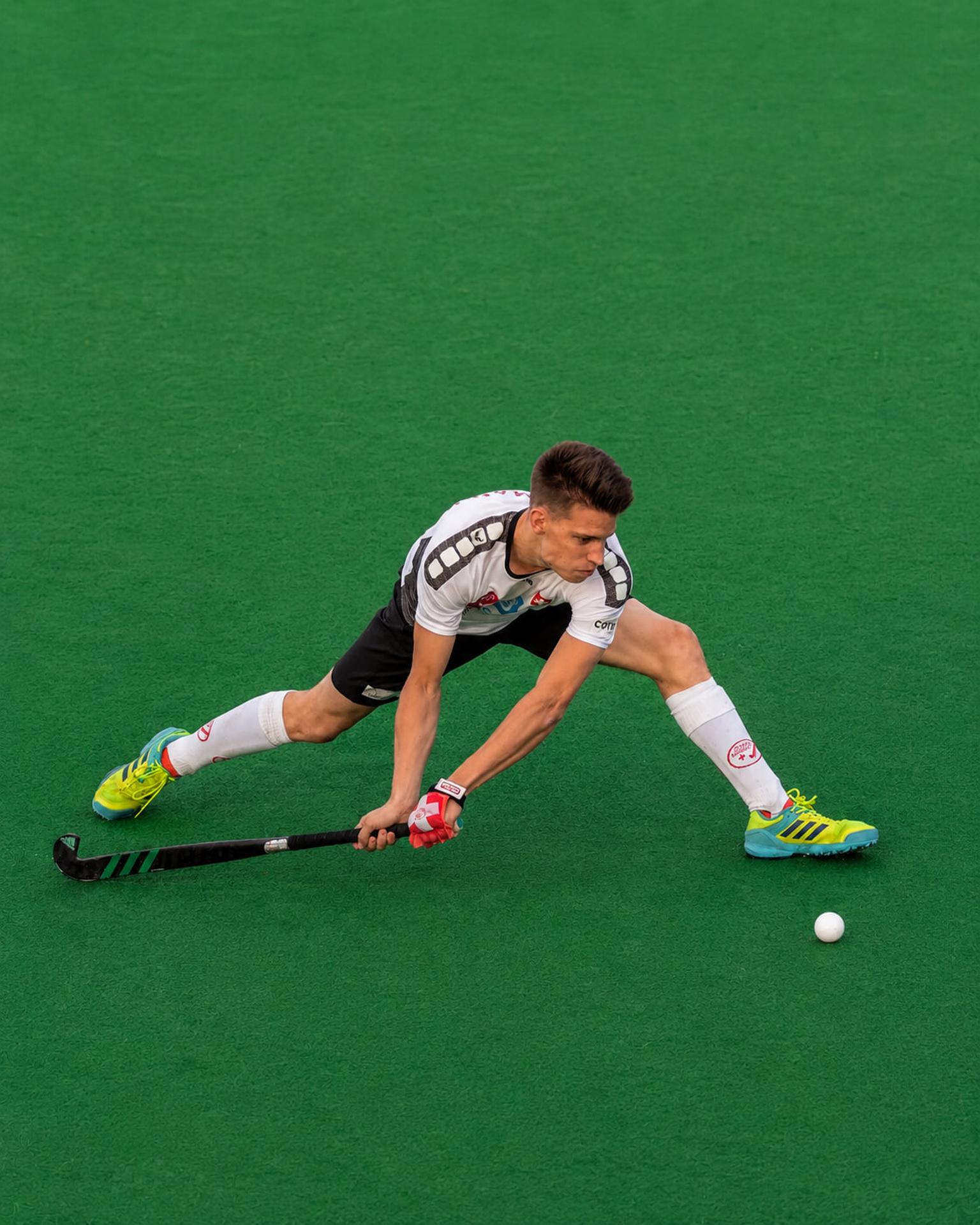 Giocatore svizzero di hockey che beneficia della digitalizzazione della federazione grazie a planet.training