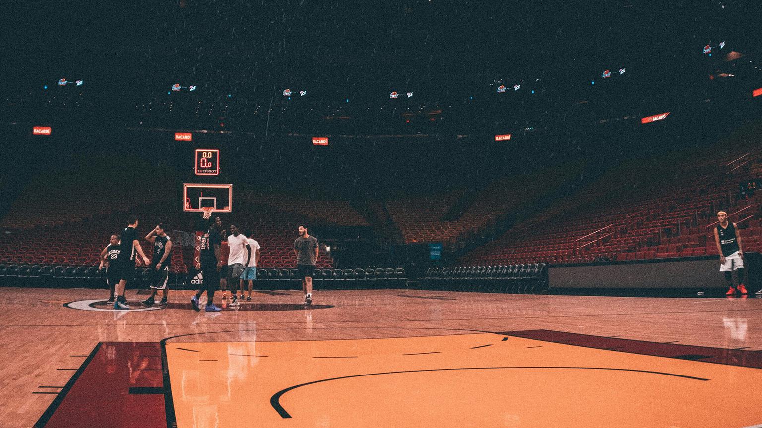bg image //a.storyblok.com/f/73553/1920x1080/ea54e279c9/pt-basketball-cta-bg.jpg
