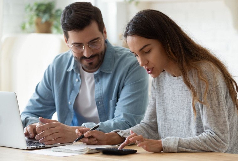 Taxes sur l'argent pour le réaménagement et la rénovation