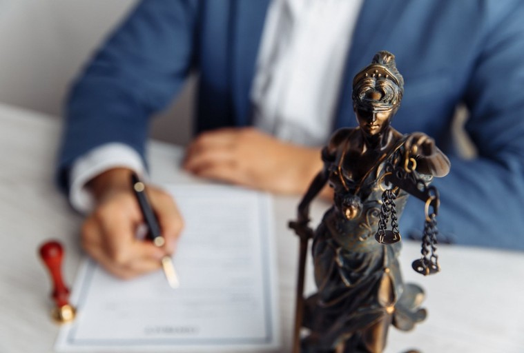 Vertrags unterzeichnen