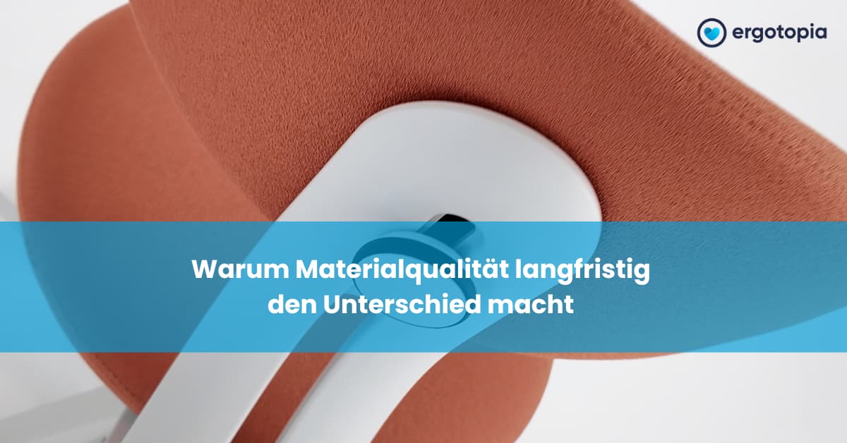 Nahaufnahme eines terrakottafarbenen Bürostuhls mit weißem Gestell – hochwertige Polsterung und Verarbeitung.