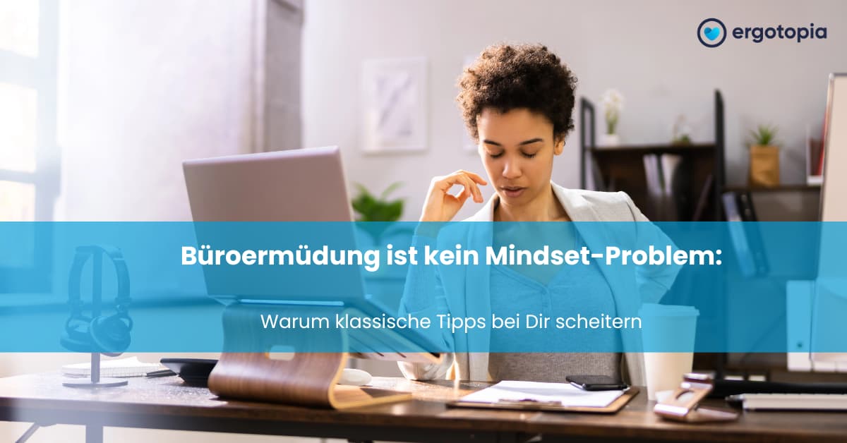 Frau am Schreibtisch nutzt die optimale Einrichtung für lange Arbeitstage zur Vermeidung von Ermüdung.
