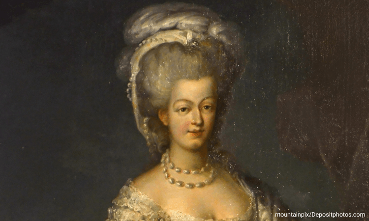 Geschichte-des-höhenverstellbaren-Schreibtischs-Marie-Antoinette