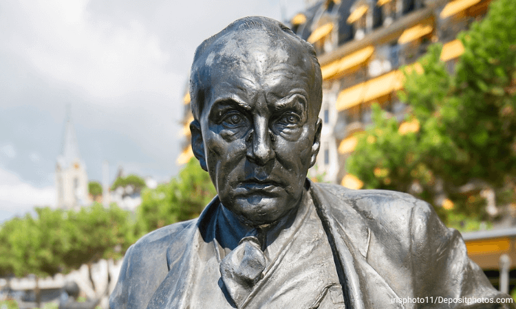 Geschichte-des-höhenverstellbaren-Schreibtischs-Vladimir-Nabokov
