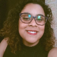 Headshot of Izabelle Barros