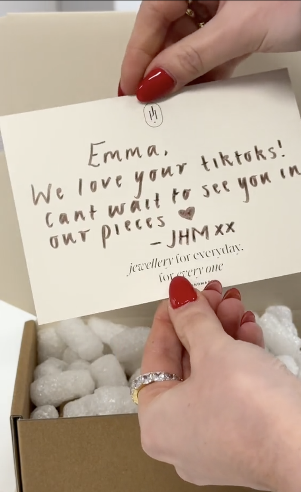 An example of a handwritten influencer gifting note