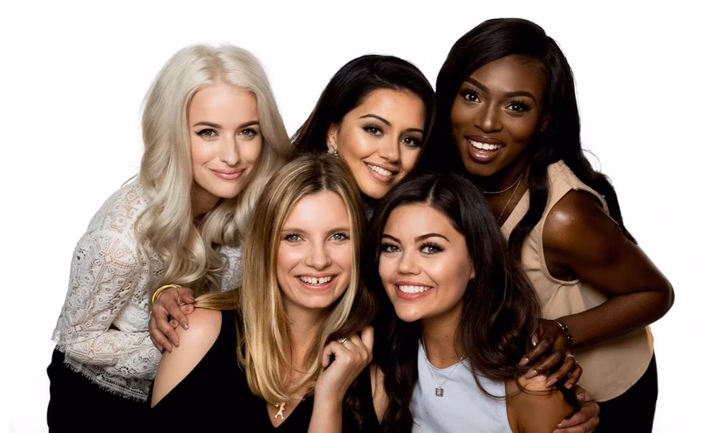 A picture of Loreal's beauty influencers with different hair color and skin tone