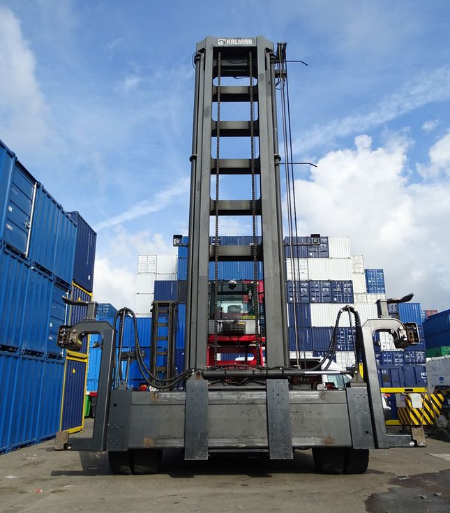 Nieuwe stoel in Kalmar container reachtruck | EBLO