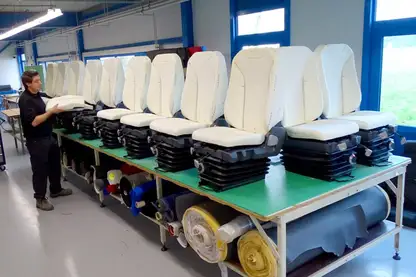 ISRI-6030-880 stoelen opnieuw bekleed