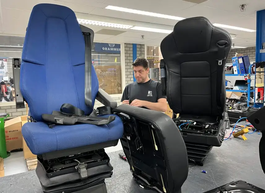 UnitedSeats Voyager C65 Premium- nstallation in Volvo FH Truck