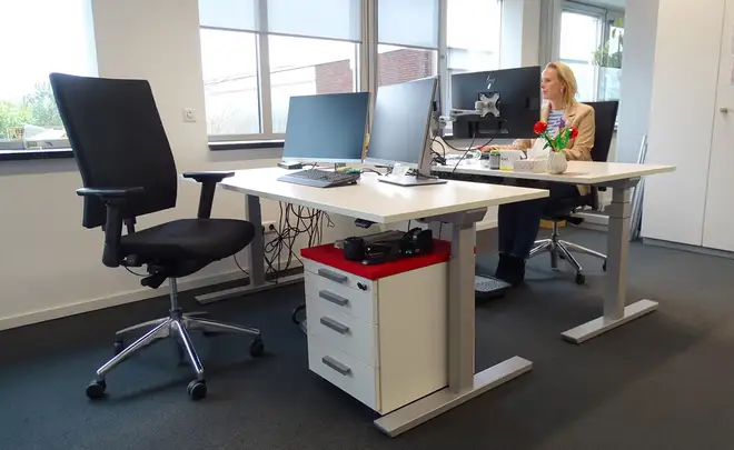 EBLO voorziet compleet kantoor KWS van ergonomische bureaustoelen