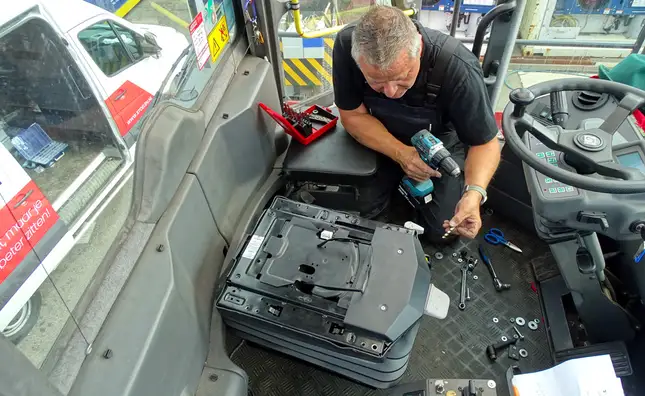 Nieuwe stoel in Kalmar container reachtruck | EBLO