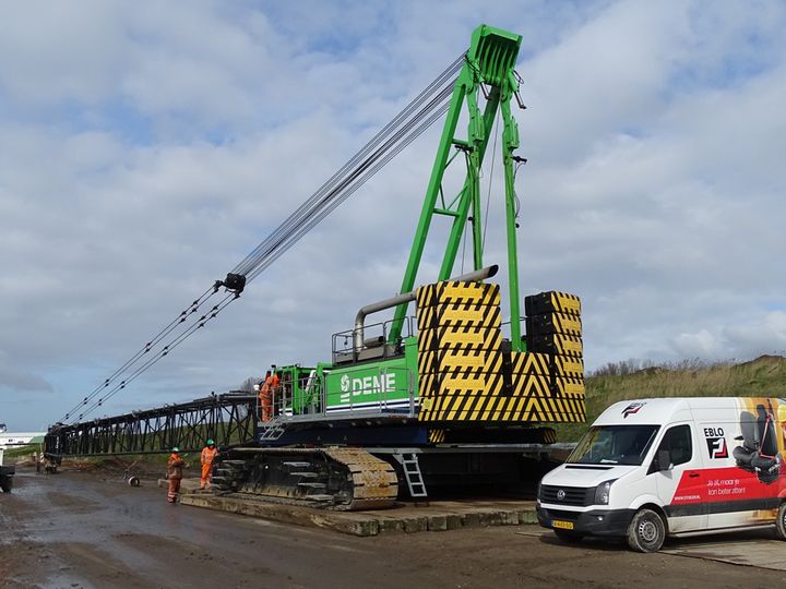 La grue sur chenilles rapidement remise en service grâce à Grammer/Recaro « spécial »