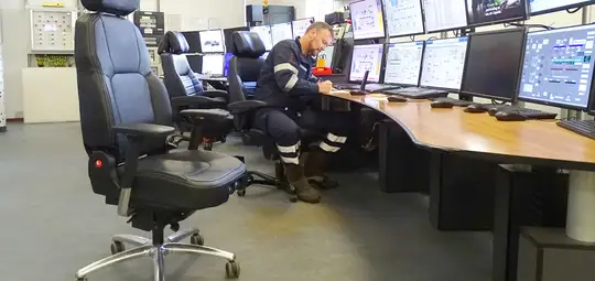 24/7 office chairs for control room