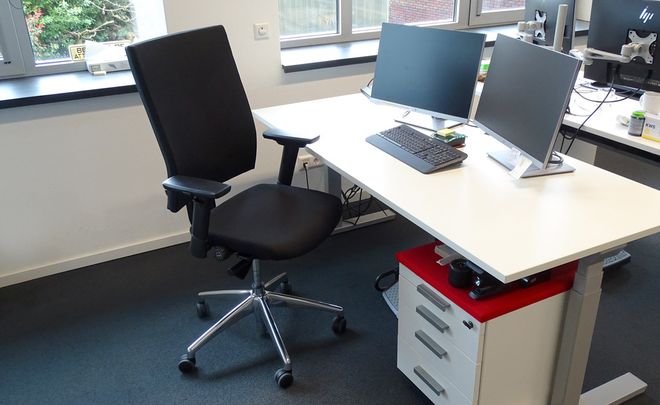 EBLO voorziet compleet kantoor KWS van ergonomische bureaustoelen