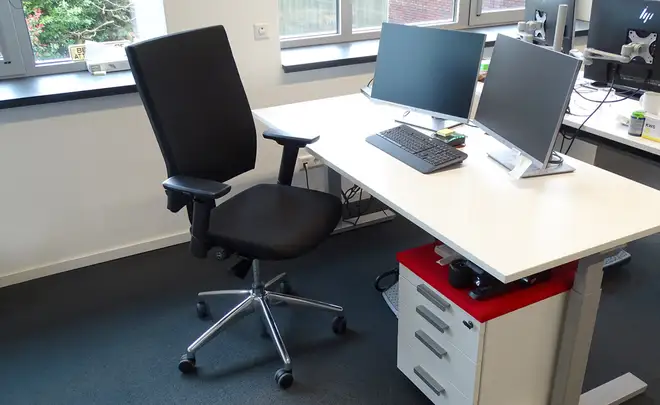 EBLO voorziet compleet kantoor KWS van ergonomische bureaustoelen