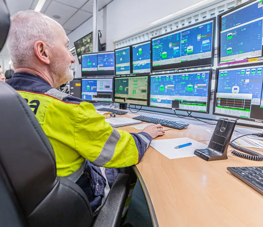 ISRI stoel voor 24 uurs gebruik in controlekamer