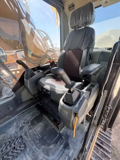caterpillar machine with UnitedSeats seat