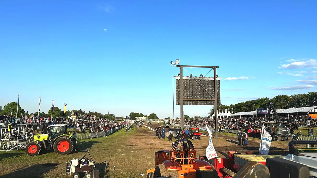 UnitedSeats LGV90/C8-AH Pro for tow truck tractor pull