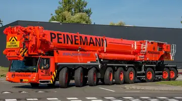 Crane with customised seat