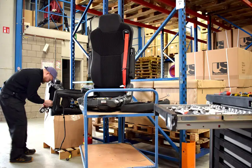 inbouw ISR 6860/875 NTS VOLVO vrachtwagen