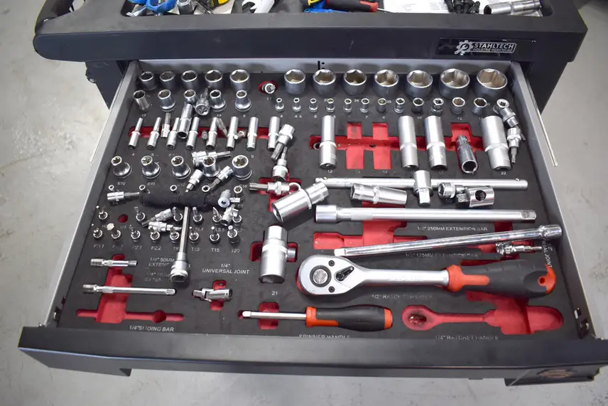 inbouw ISR 6860/875 NTS VOLVO vrachtwagen